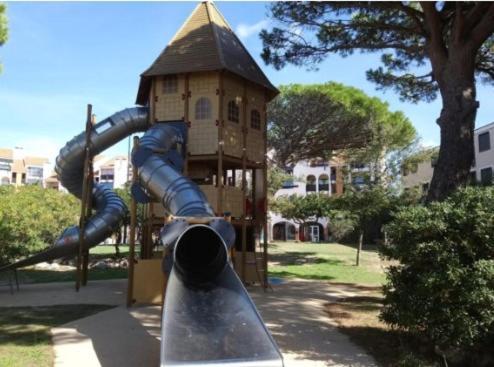 Appartement Tout Confort A Cap Coudalere Avec Vue Magnifique Sur Le Canigou Au Bord Du Lac - Check In Automatise - Parking Gratuit - Aire De Jeux D'Enfants - Le Barcarès المظهر الخارجي الصورة