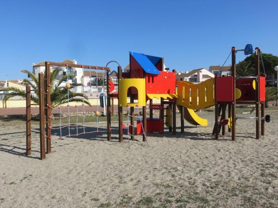 Appartement Tout Confort A Cap Coudalere Avec Vue Magnifique Sur Le Canigou Au Bord Du Lac - Check In Automatise - Parking Gratuit - Aire De Jeux D'Enfants - Le Barcarès المظهر الخارجي الصورة